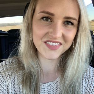 Meet your Posher, Lauren